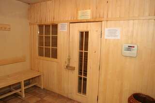 Отель Hotel Pirin Банско Двухместный номер с 1 кроватью или 2 отдельными кроватями (для 2 взрослых и 1 ребенка) - Полупансион и доступ в спа-центр-3