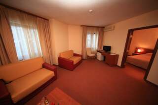 Отель Hotel Pirin Банско Семейный люкс (для 2 взрослых и 2 детей) - Полупансион и доступ в спа-центр-8